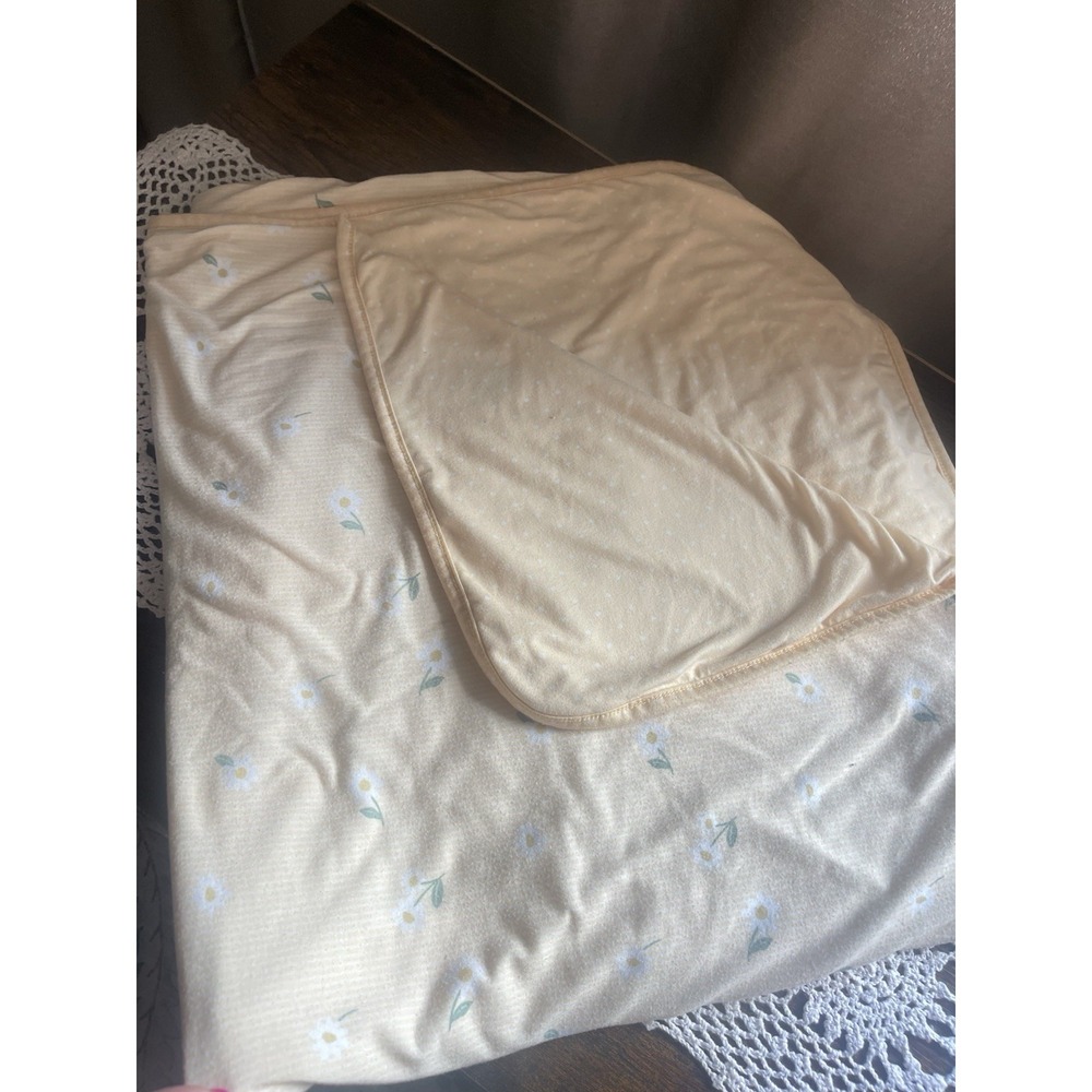 Martha Stewart Baby Receiving Blanket Yellow Daisy Reversible Polka Dot Swaddle